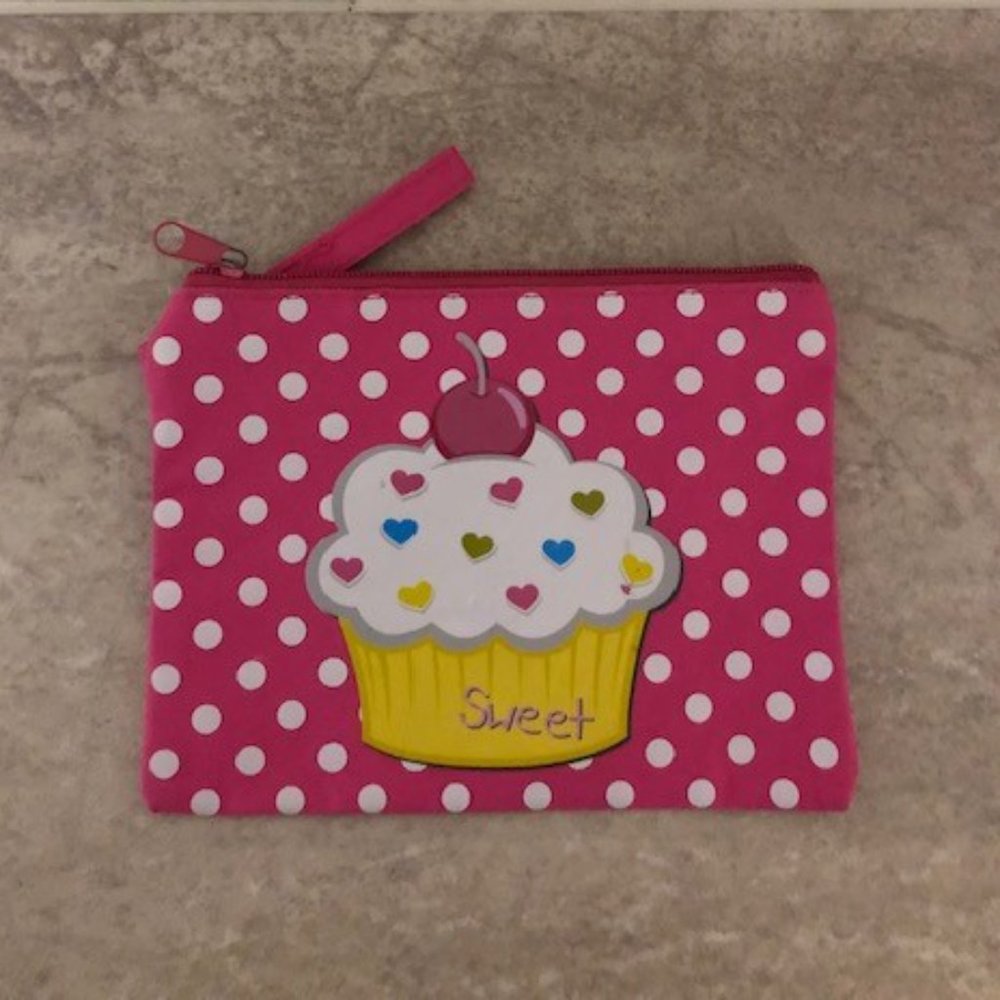 3/$12 IQ USA Cupcake Wristlet
